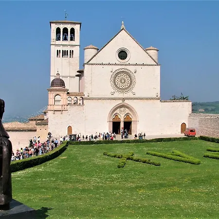 Pleasant In Santa Maria Degli Angeli With Pool * Tordandrea